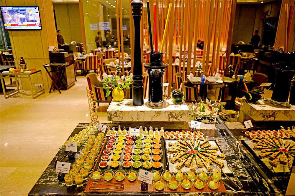 Hotel Radisson Blu Jaipur Restaurante foto